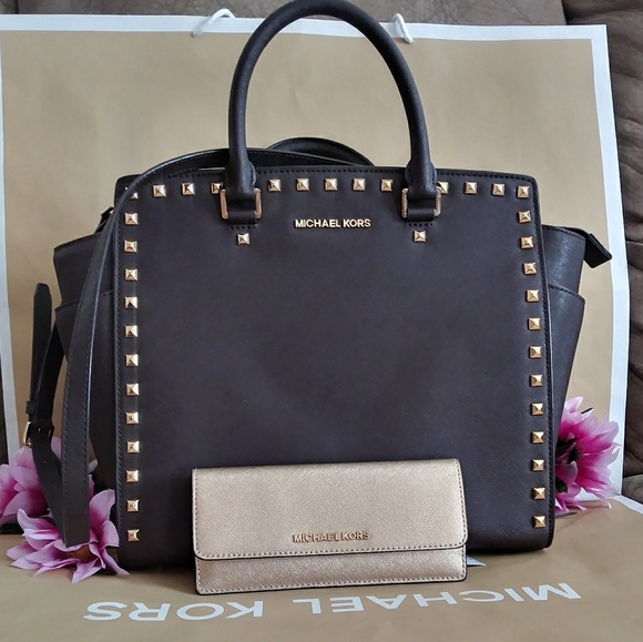 Michael kors LARGE purse bag w/ NWT wallet. Set